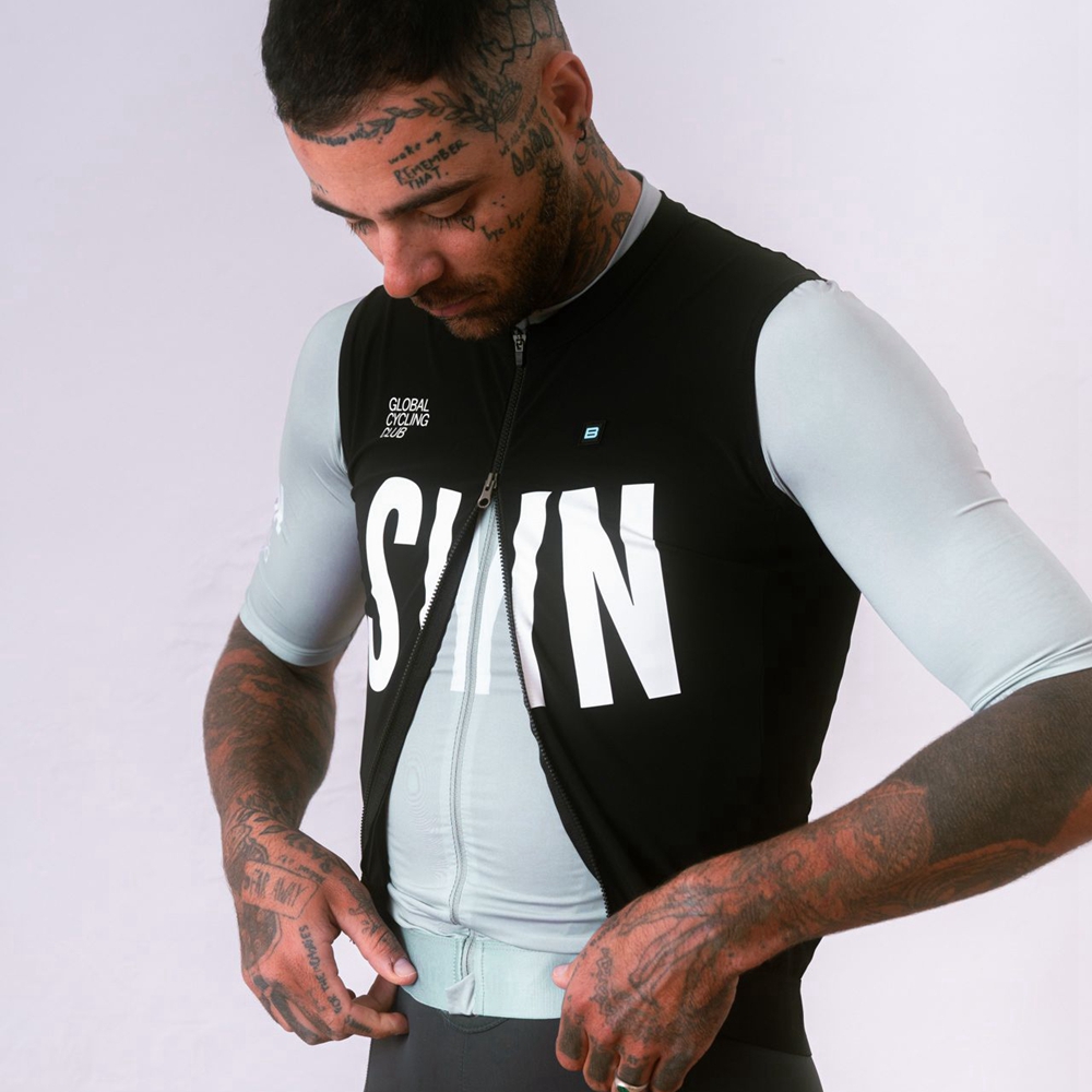 실버 그레이 반팔 사이클링 저지 및 턱받이 반바지 남성 - Cycling Gear Brands 리뷰 및 가격